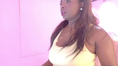 Snapshot of lovequeen02 chatting on April 2026 11:37:01 AM L O V E online show from April 2026 11:37:01 AM