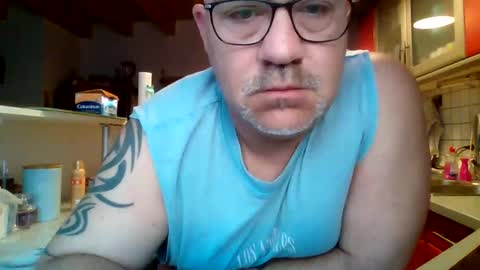 lover010983 online show from May 2026 04:31:01 AM