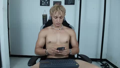 Snapshot of lover_fitnessboy chatting on May 2026 01:34:02 AM kevin online show from May 2026 01:34:02 AM