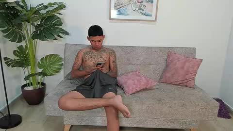 LILLY AND TRAVIS  online show from February 2026 11:20:01 PM