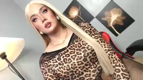 lovers moon22 online show from April 2026 11:18:02 AM