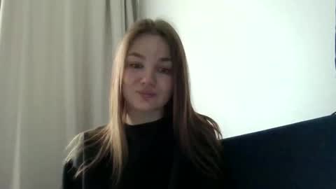 loviesimone online show from April 2026 11:57:02 AM