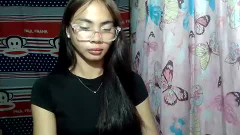 Snapshot of loving_rhean chatting on June 2026 05:28:01 PM loving_rhean online show from June 2026 05:28:01 PM