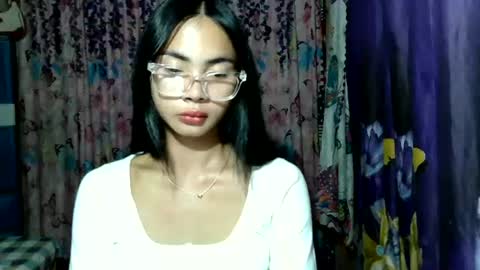 Snapshot of loving_rhean chatting on July 2026 10:27:01 PM loving_rhean online show from July 2026 10:27:01 PM