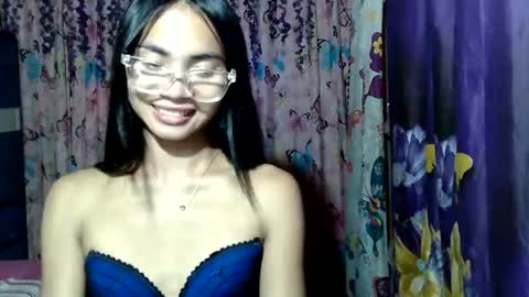 Snapshot of loving_rhean chatting on July 2026 01:32:01 PM loving_rhean online show from July 2026 01:32:01 PM