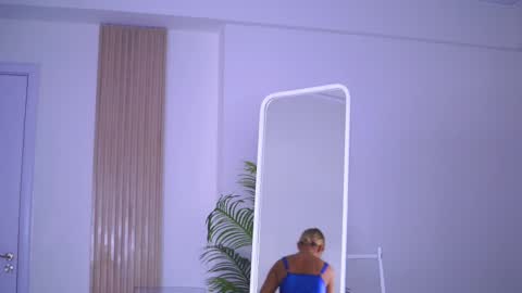 Nora online show from February 2025 04:46:02 AM