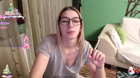 Snapshot of lovingfeetheels chatting on December 2024 07:04:01 AM Antonia online show from December 2024 07:04:01 AM