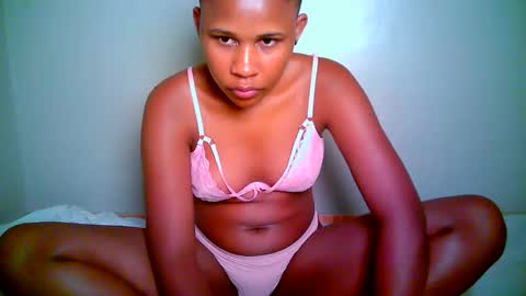 lovly_kam online show from October 2025 07:54:02 PM