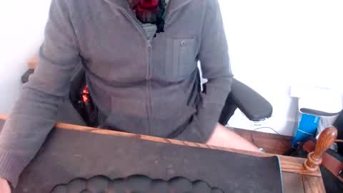 lreed090 online show from April 2026 03:37:02 PM