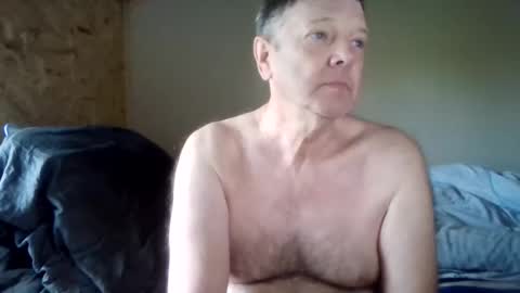 Snapshot of lu485947452685193669 chatting on April 2026 12:15:02 PM lu485947452685193669 online show from April 2026 12:15:02 PM