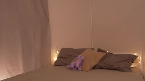 Lu 3 online show from September 2025 07:19:01 AM