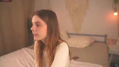 Lu 3 online show from September 2025 07:44:02 AM