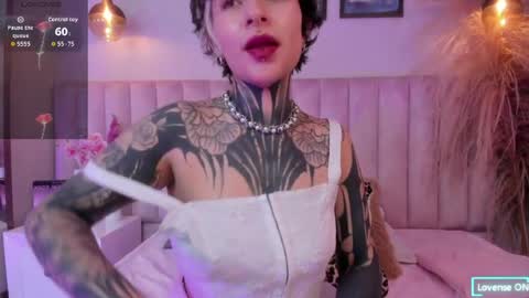 luana_fiore online show from April 2026 12:38:02 PM