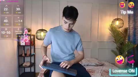 Snapshot of luandy_ chatting on May 2026 12:02:01 PM lUAN online show from May 2026 12:02:01 PM