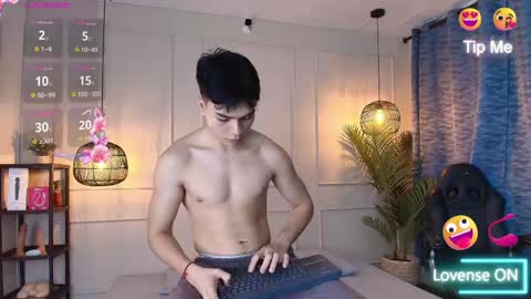 Snapshot of luandy_ chatting on May 2026 12:14:02 PM lUAN online show from May 2026 12:14:02 PM