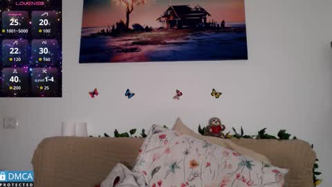 luara_ online show from January 2026 12:33:02 PM