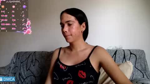 Snapshot of luara_ chatting on July 2026 12:30:01 PM luara_ online show from July 2026 12:30:01 PM