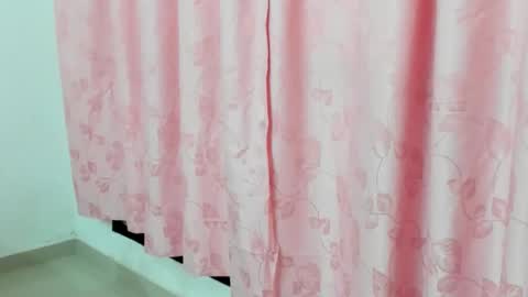 luara__01__lecat_1 online show from February 2026 11:17:01 AM