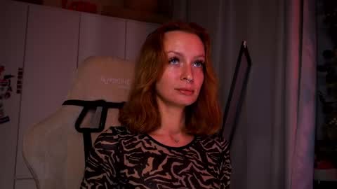 Snapshot of lubafox chatting on April 2026 08:00:02 PM Luba online show from April 2026 08:00:02 PM