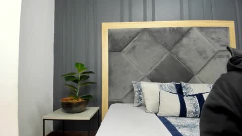 luca_morettii online show from October 2025 04:09:01 PM