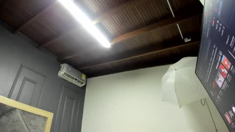 luca_morettii online show from November 2025 12:25:01 PM