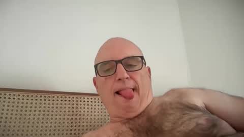 lucas10004 online show from October 2025 02:59:02 AM