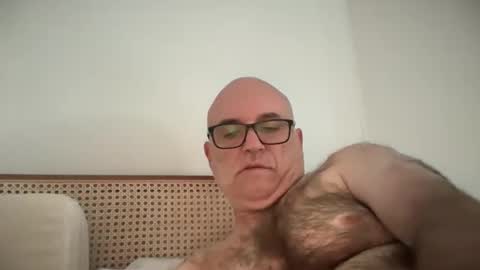 lucas10004 online show from November 2025 02:00:02 AM