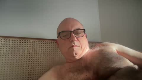 lucas10004 online show from December 2025 08:06:02 PM