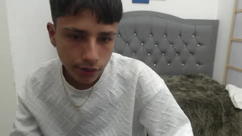 Snapshot of lucas_rivass chatting on November 2025 10:43:02 PM LUCAS RIVAS online show from November 2025 10:43:02 PM