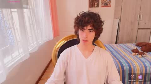 lucas_xo online show from November 2025 04:29:02 PM