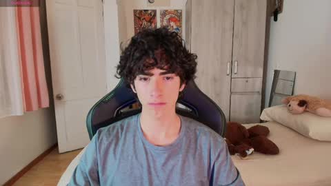 lucas_xo online show from April 2026 10:51:02 PM