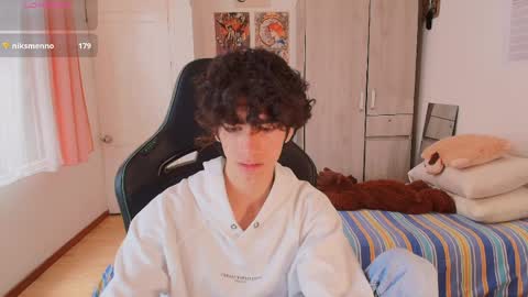 lucas_xo online show from April 2026 06:45:02 PM