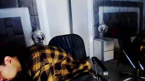 Snapshot of lucasthomson_ chatting on June 2026 04:02:02 AM lucasthomson_ online show from June 2026 04:02:02 AM