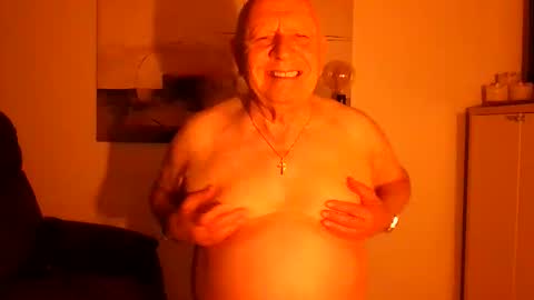 Snapshot of lucbottom031249 chatting on April 2026 02:10:01 AM lucbottom031249 online show from April 2026 02:10:01 AM