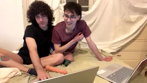 Snapshot of luccafarfalla chatting on September 2025 02:15:02 AM lucca online show from September 2025 02:15:02 AM