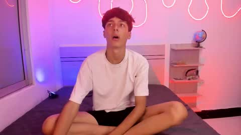 Luccas Ferreira online show from November 2025 07:05:01 PM