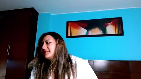 Snapshot of lucero_cute chatting on September 2025 08:35:01 PM Luero online show from September 2025 08:35:01 PM