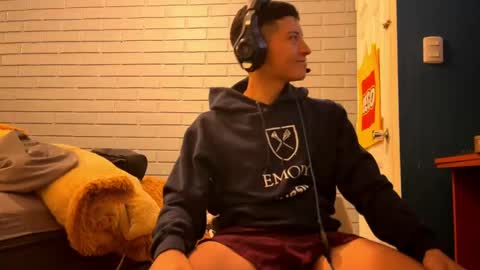 Snapshot of luchosaando chatting on December 2024 02:25:02 AM Felipe online show from December 2024 02:25:02 AM