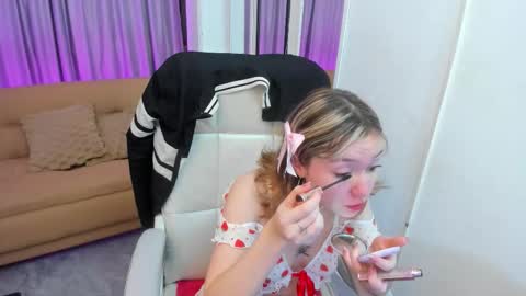 lucia_copper online show from November 2025 12:33:01 PM