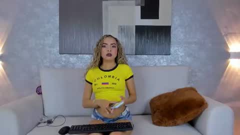 Snapshot of lucia_janne chatting on June 2026 09:20:01 PM Lucla online show from June 2026 09:20:01 PM