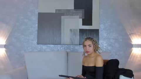 Snapshot of lucia_janne chatting on June 2026 10:22:01 PM Lucla online show from June 2026 10:22:01 PM