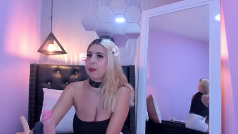 Lucia online show from February 2026 06:55:02 PM