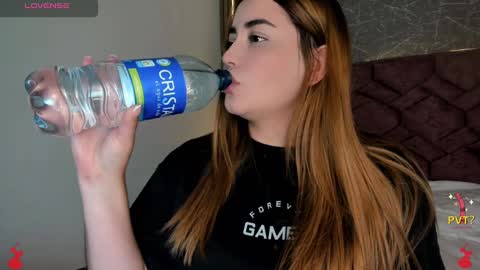 lucia star  online show from December 2024 09:01:01 PM