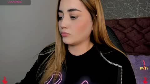 lucia star  online show from January 2025 09:09:01 PM