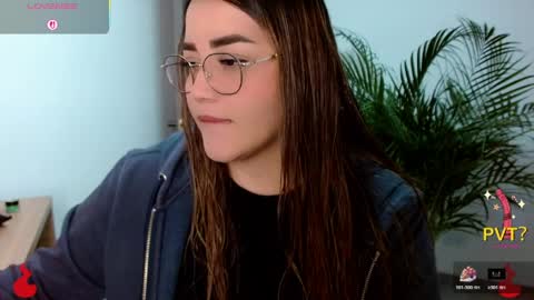 lucia star  online show from April 2026 09:48:01 PM