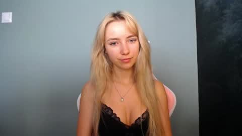 Snapshot of luciacam20 chatting on June 2026 06:48:02 AM Lucy online show from June 2026 06:48:02 AM