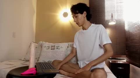 Lucian Morel S online show from November 2025 12:16:01 PM