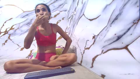 Snapshot of luciana_daza chatting on May 2026 02:07:01 AM Luciana online show from May 2026 02:07:01 AM
