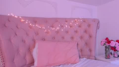 Luciana online show from November 2025 09:18:01 PM