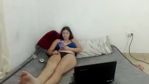 Snapshot of luciana_rober chatting on January 2025 04:10:02 AM luciana_rober online show from January 2025 04:10:02 AM